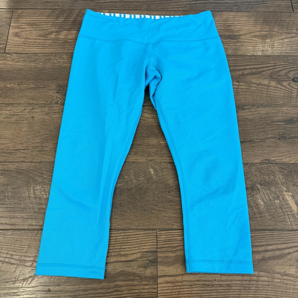 Lululemon athletica Turquoise Crop Leggings Size 8